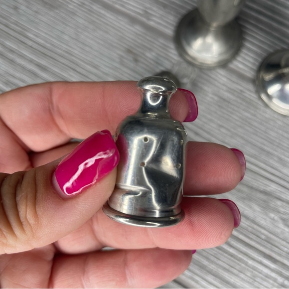 Vintage Empire & web weighted pewter salt & pepper shaker w glass interior decor - Picture 7 of 10